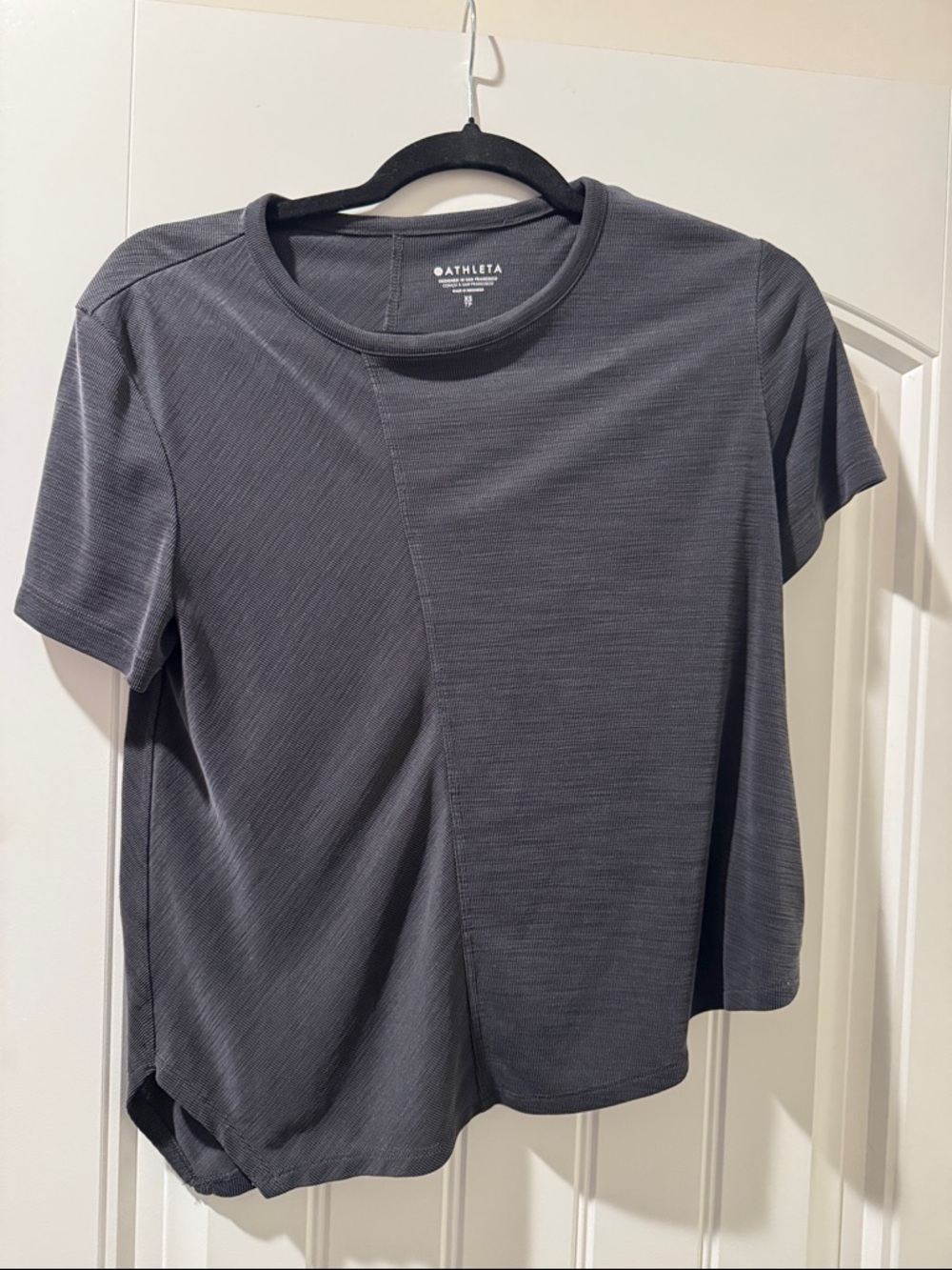Athleta Women’s XS Short Sleeve Cropped Crew Tee in Charcoal